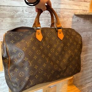 Louis Vuitton Speedy 30 Monogram Canvas – Authentic – Lock Included